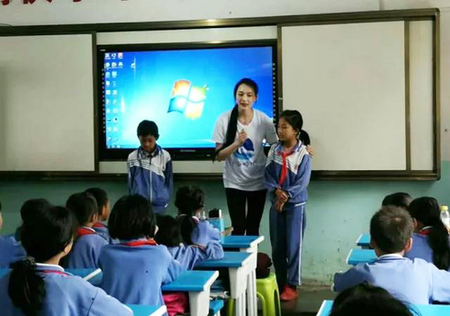 守護(hù)小海豚帶來(lái)了生動(dòng)有趣的安全教育課程 守護(hù)小海豚帶來(lái)了生動(dòng)有趣的安全教育課程